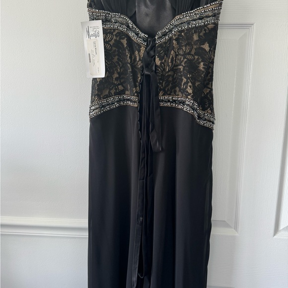 Fabulous Couture Black/Gold gown - Picture 3 of 4